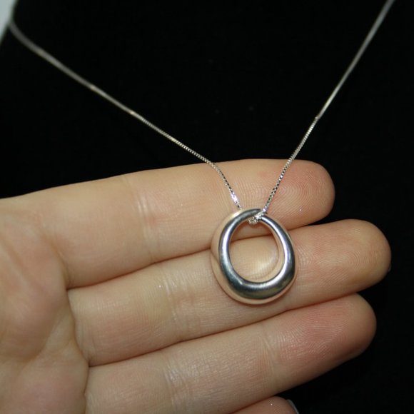 Sterling silver oval pendant necklace 16" - Picture 3 of 4
